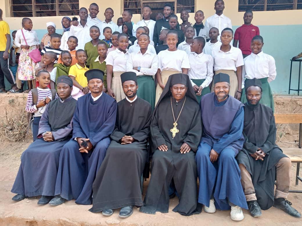 La ce foloseşte diploma de creştin ortodox în Tanzania?