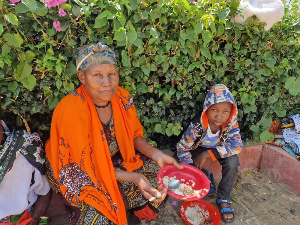 Moşii de Iarnă la Centrul Misionar din Kidamali