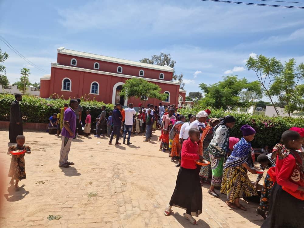 Moşii de Iarnă la Centrul Misionar din Kidamali