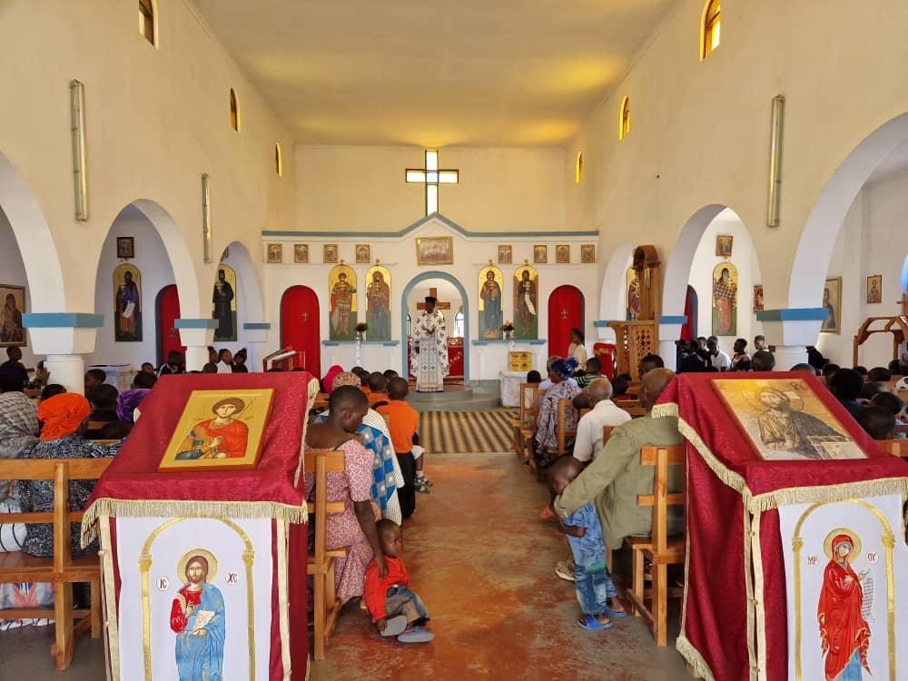 Moşii de Iarnă la Centrul Misionar din Kidamali