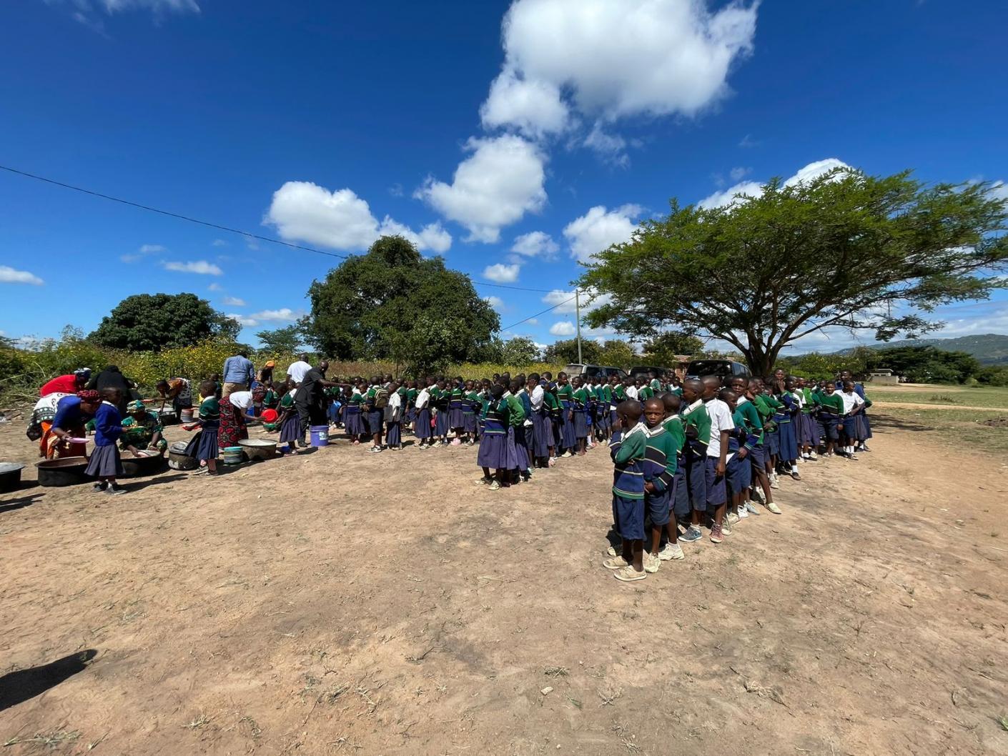 Copiii din satul Mkoga