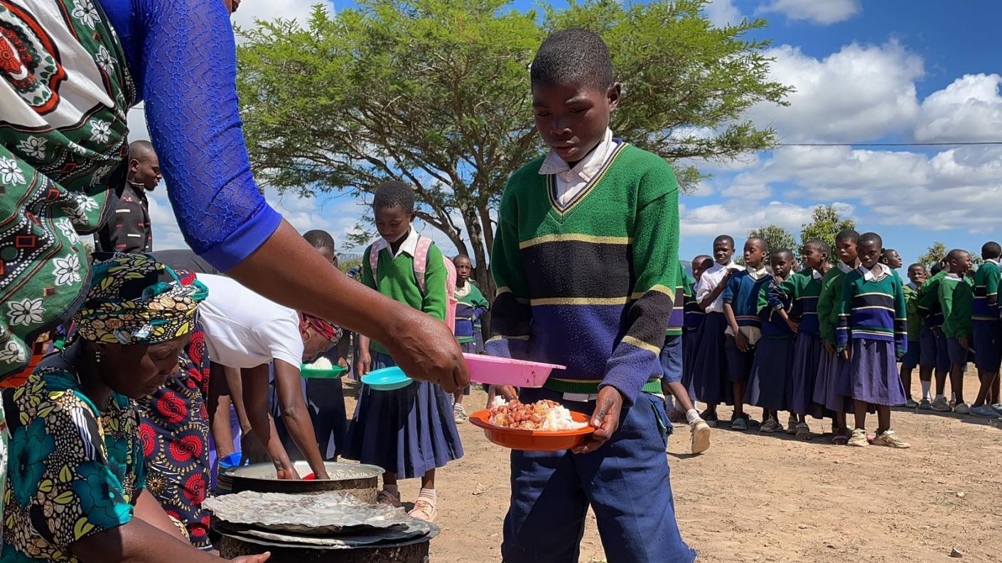 Copiii din satul Mkoga