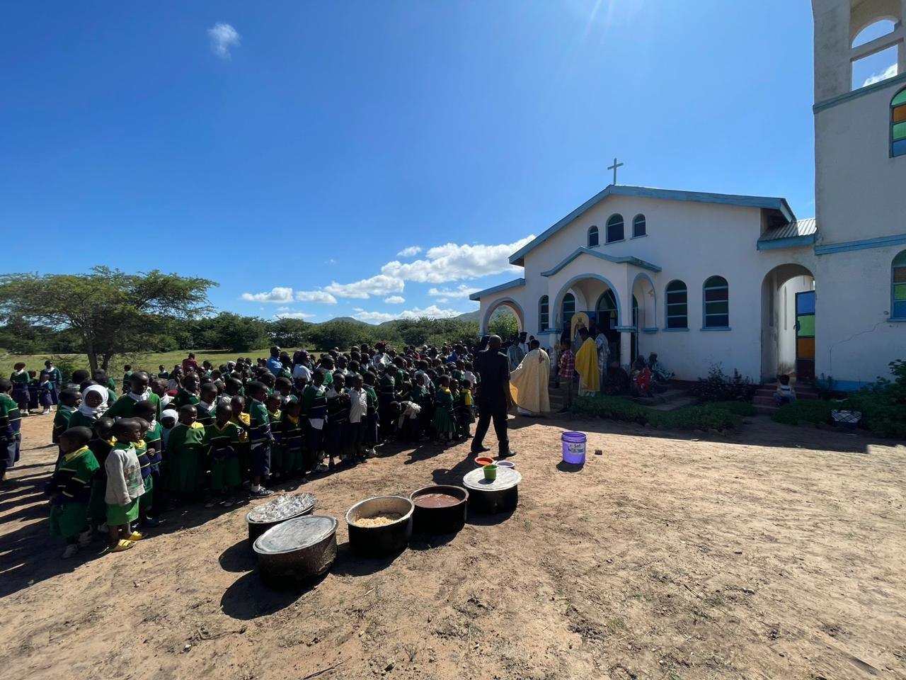 Copiii din satul Mkoga