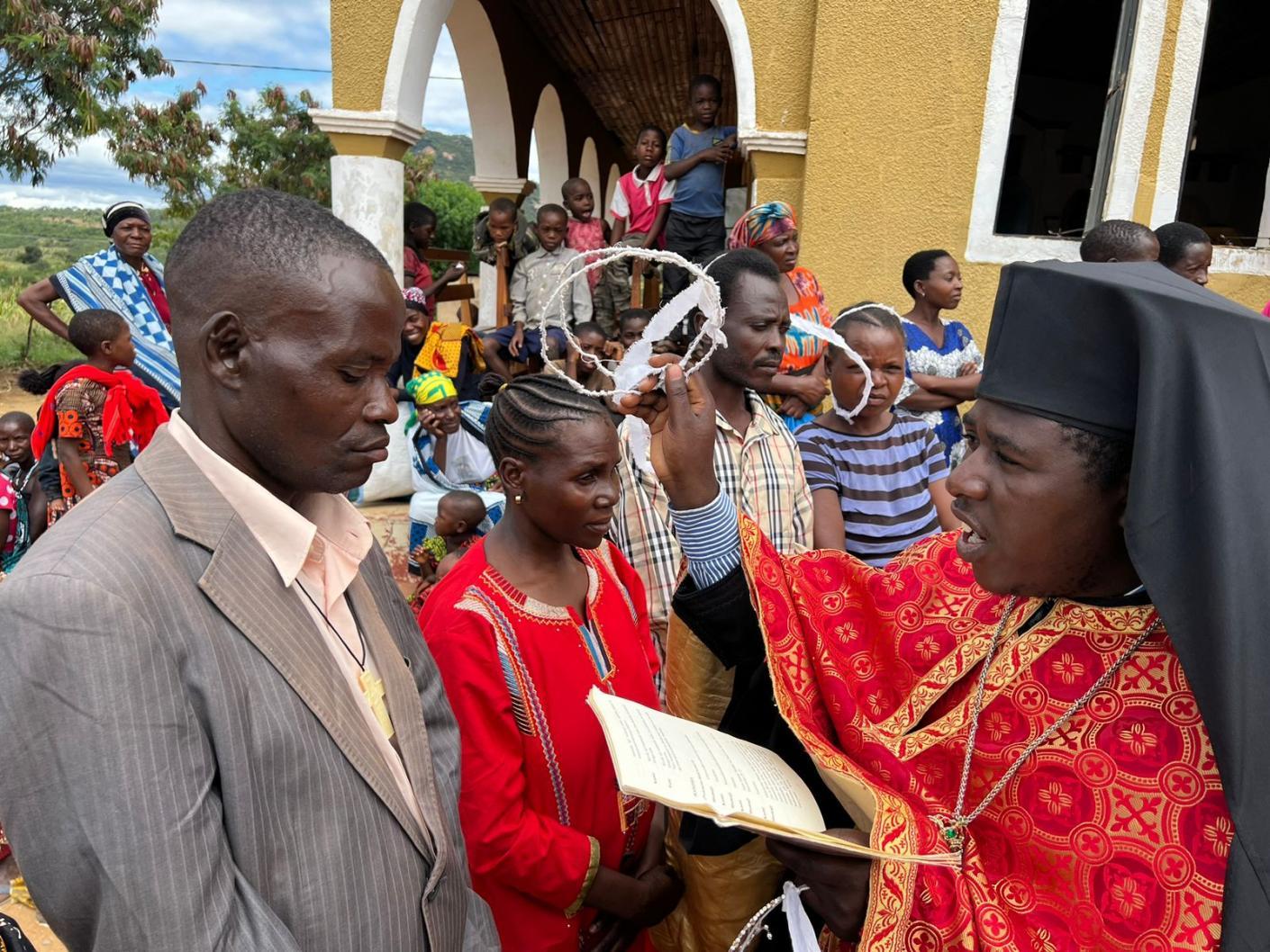 Legătura - Taina cununiei pentru 21 de familii ortodoxe