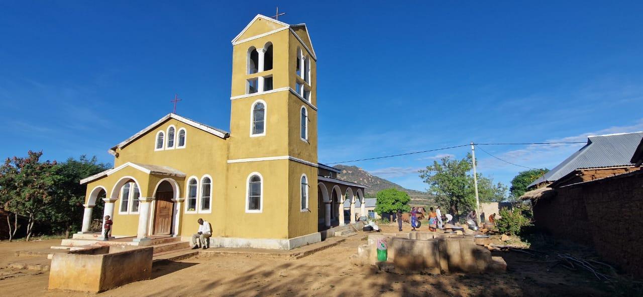 Sfinții Împărați Constantin și Elena - ocrotitorii parohiei din satul Kipera