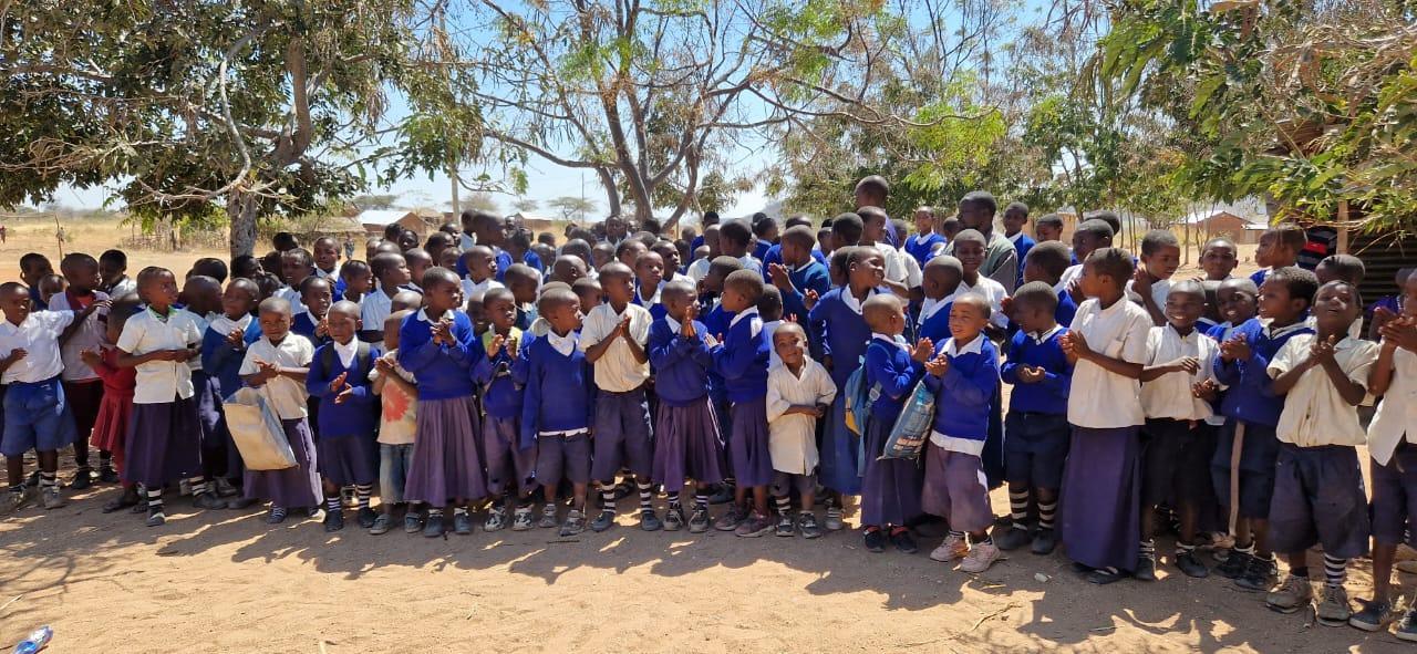 Vizită la şcoala primară din satul Mlambalasi