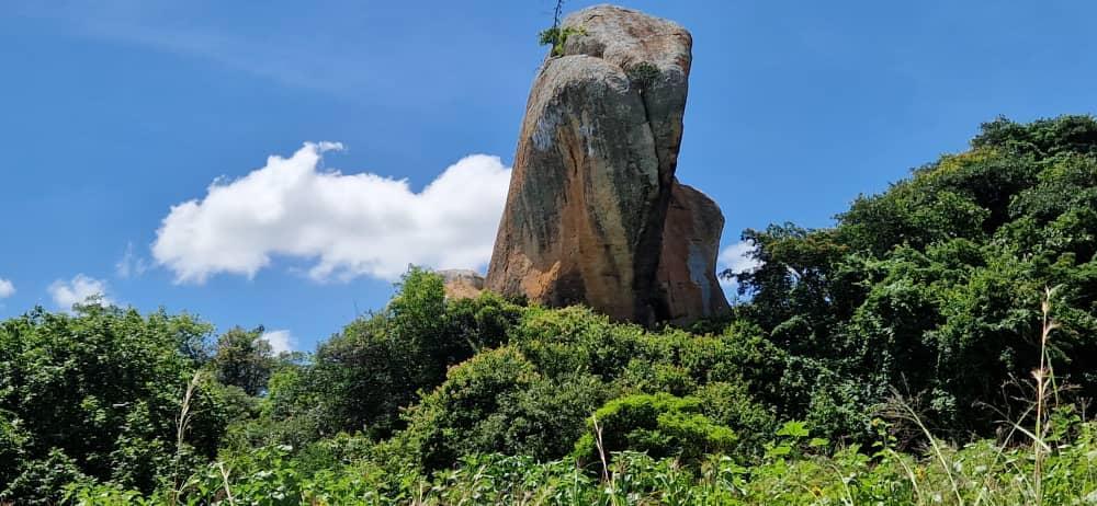 În mijlocul credincioșilor din satele Ilalasimba, Ibogo și MagubikeÎn mijlocul credincioșilor din satele Ilalasimba, Ibogo și Magubike