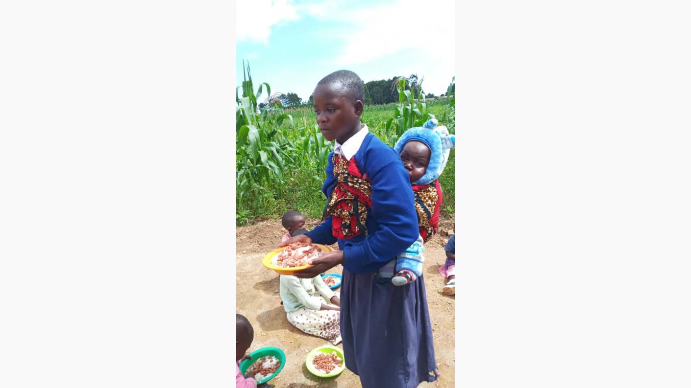 Oameni și stânci de poveste – de la Ibogo la Idangidungu