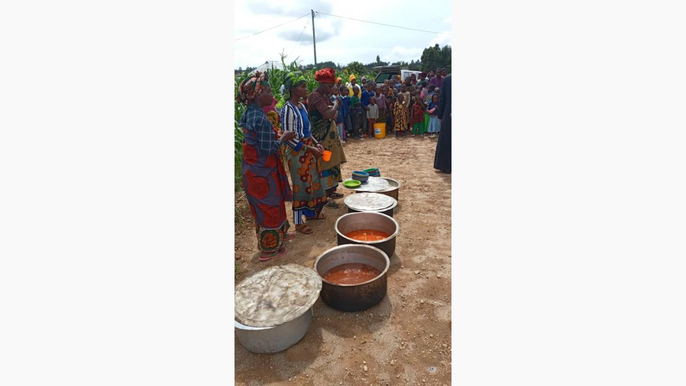 Oameni și stânci de poveste – de la Ibogo la Idangidungu