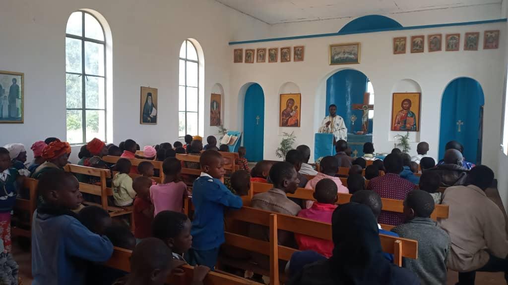 Oameni și stânci de poveste – de la Ibogo la Idangidungu