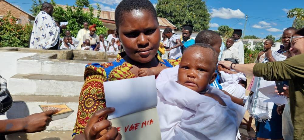 Părintele Mitropolit Teofan a participat la săvârșirea a 227 de botezuri în cadrul Centrului Misionar din Kidamali