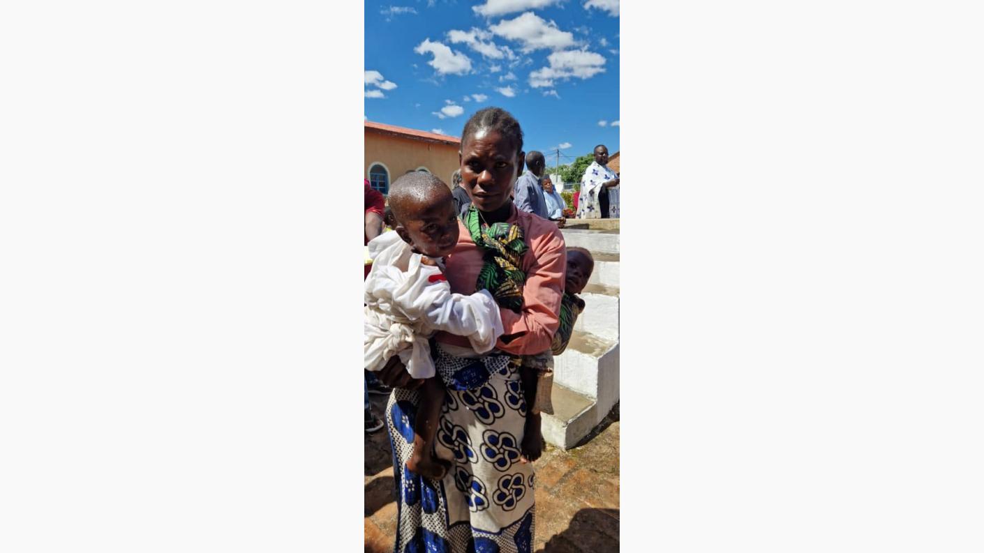 Părintele Mitropolit Teofan a participat la săvârșirea a 227 de botezuri în cadrul Centrului Misionar din Kidamali