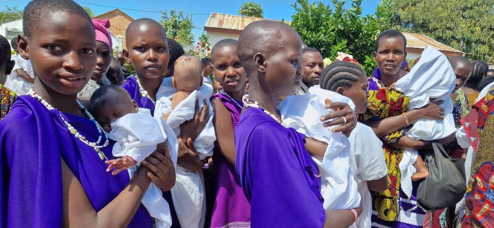 Părintele Mitropolit Teofan a participat la săvârșirea a 227 de botezuri în cadrul Centrului Misionar din Kidamali