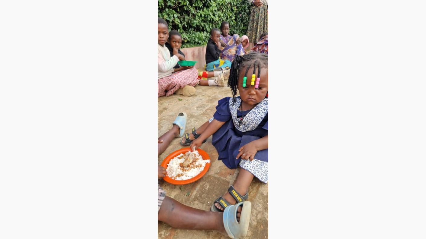 Părintele Mitropolit Teofan a participat la săvârșirea a 227 de botezuri în cadrul Centrului Misionar din Kidamali