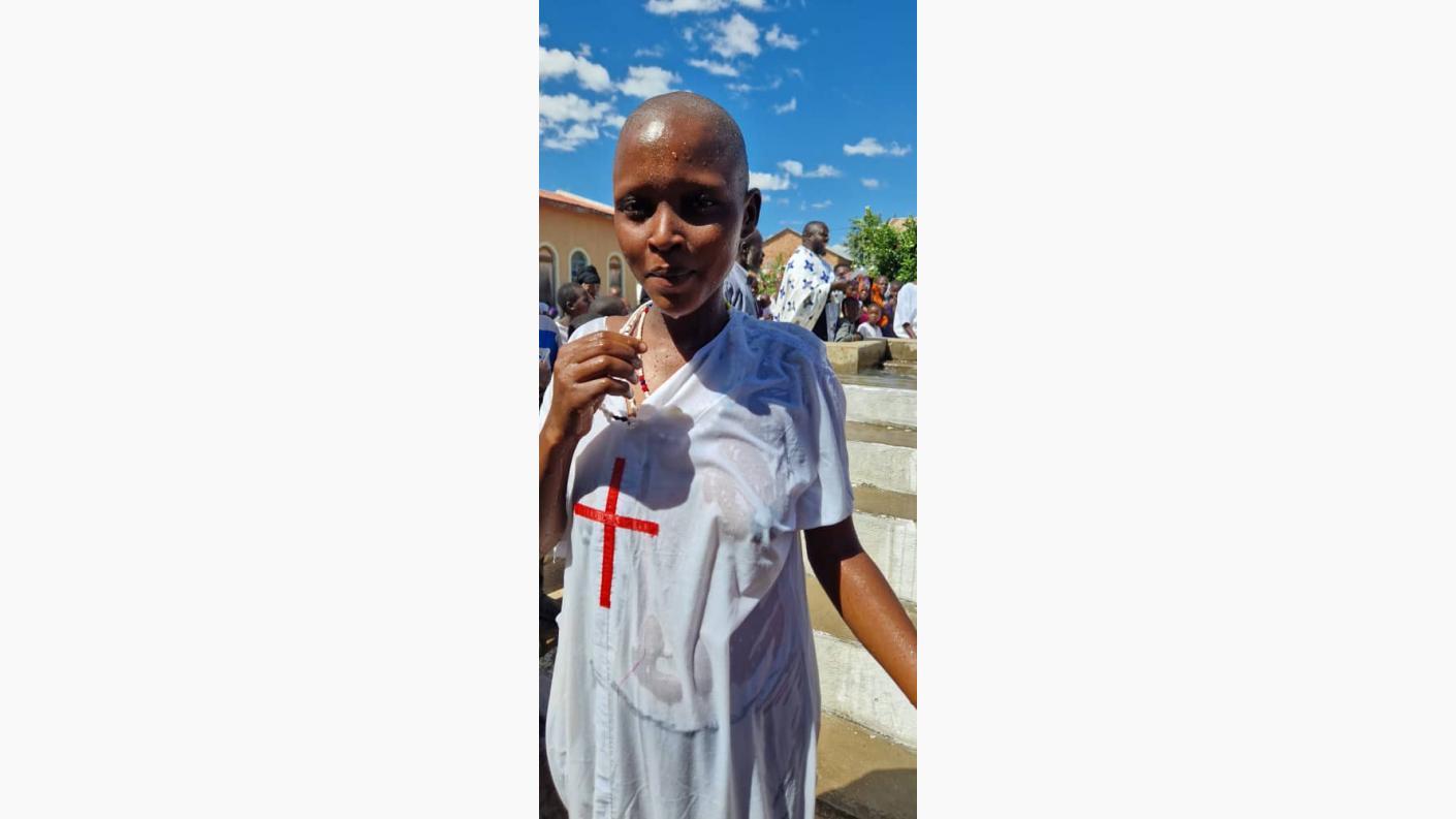 Părintele Mitropolit Teofan a participat la săvârșirea a 227 de botezuri în cadrul Centrului Misionar din Kidamali