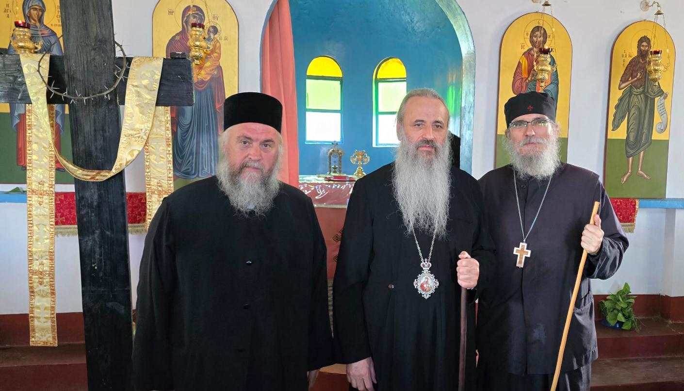 IPS Teofan, în mijlocul credincioșilor din Kidamali (Tanzania). Ierarhul a săvârșit Sfânta Liturghie și a sfințit chiliile unei mănăstiri