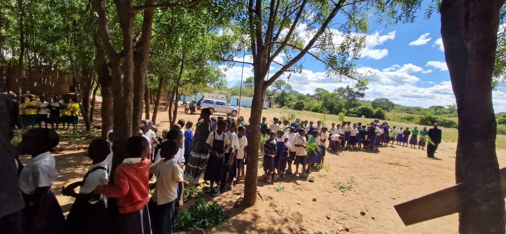 Delegația Arhiepiscopiei Iașilor, în vizită la Școala Primară din Ipwasi