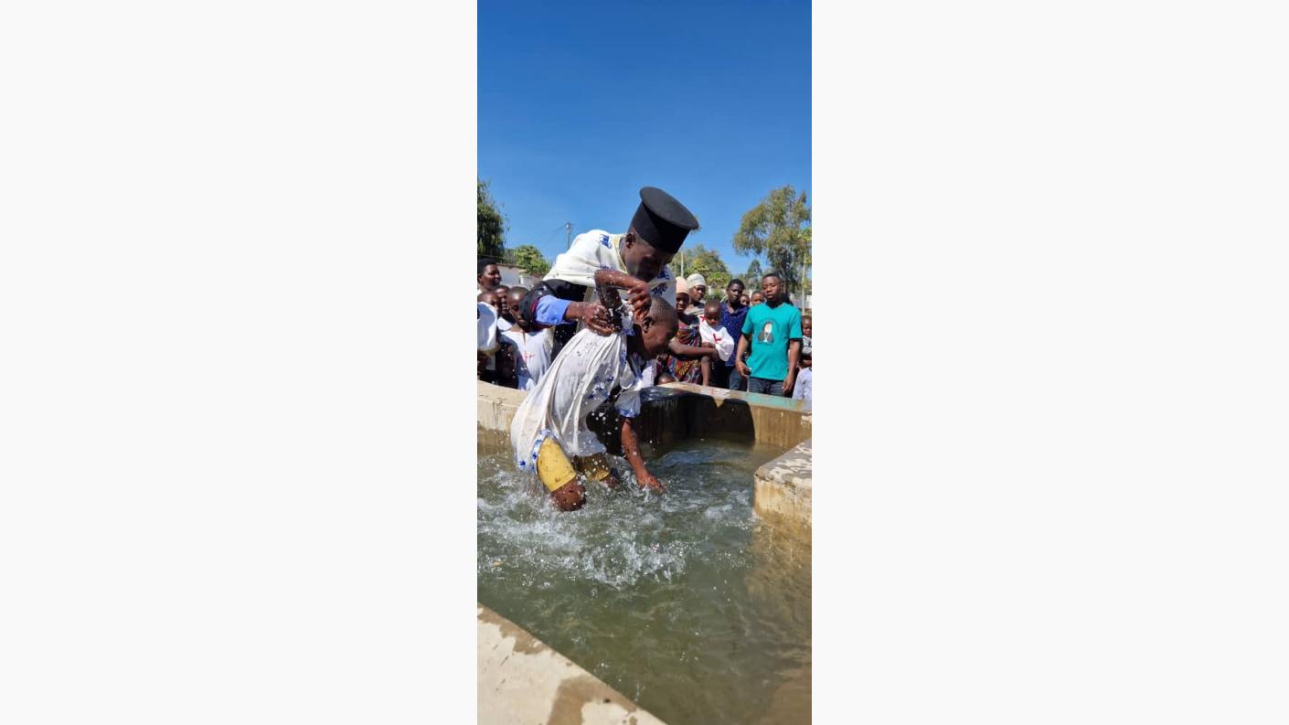 40 de botezuri la Centrul Misionar din Kidamali de sărbătoarea Sfinților Apostoli Petru și Pavel