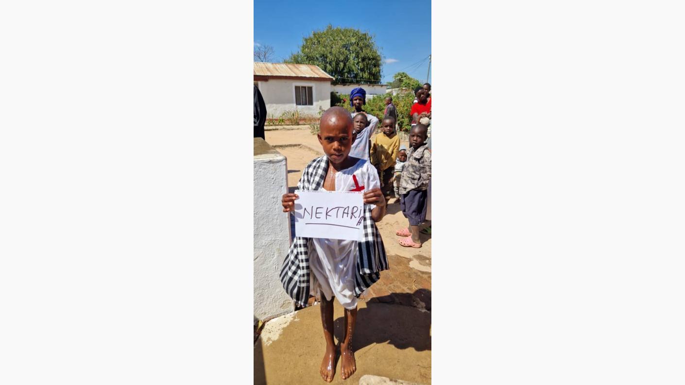 40 de botezuri la Centrul Misionar din Kidamali de sărbătoarea Sfinților Apostoli Petru și Pavel