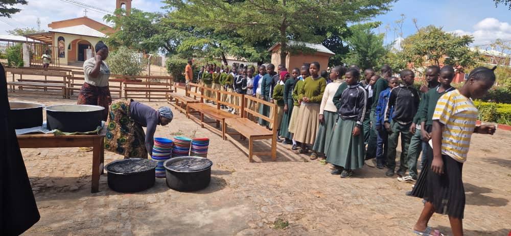 Întâlnirea Tinerilor Ortodocși elevi la liceele din Kidamali și Magubike