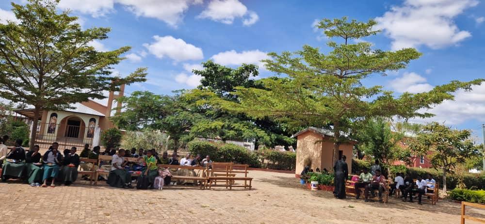 Întâlnirea Tinerilor Ortodocși elevi la liceele din Kidamali și Magubike