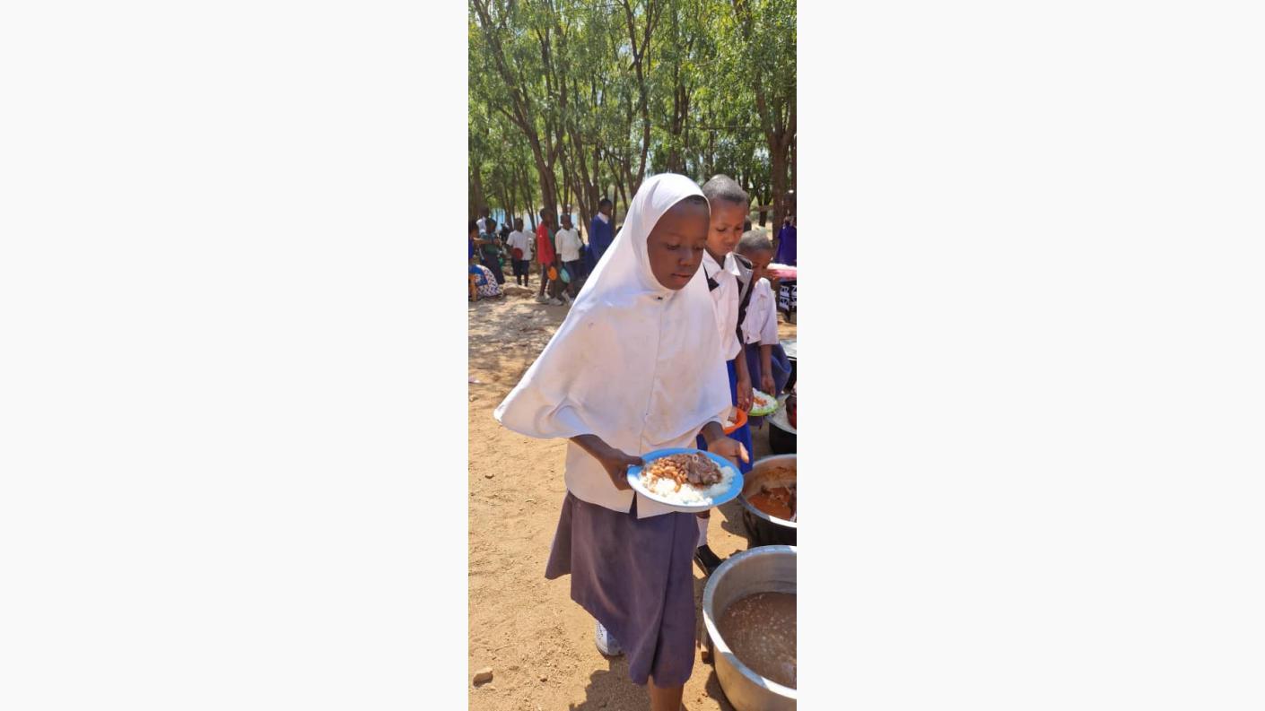 Şcoala din satul Ipwasi, în noi straie