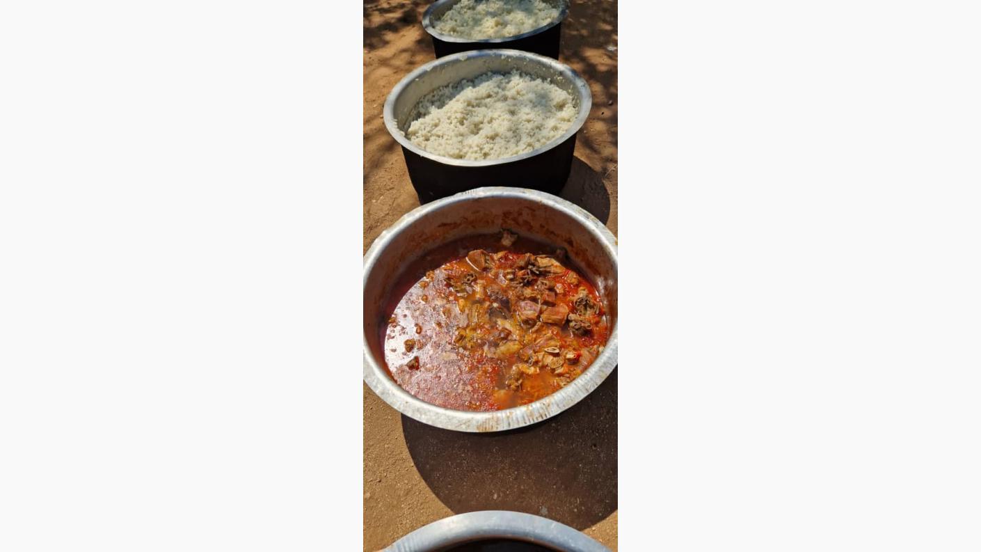 Şcoala din satul Ipwasi, în noi straie