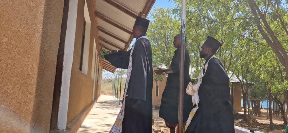 Şcoala din satul Ipwasi, în noi straie