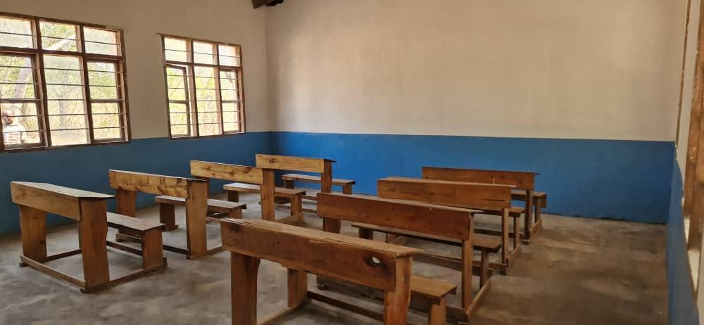 Şcoala din satul Ipwasi, în noi straie