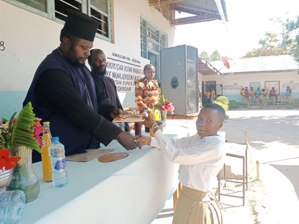 O nouă generație de tineri ortodocși a absolvit liceul, 2024