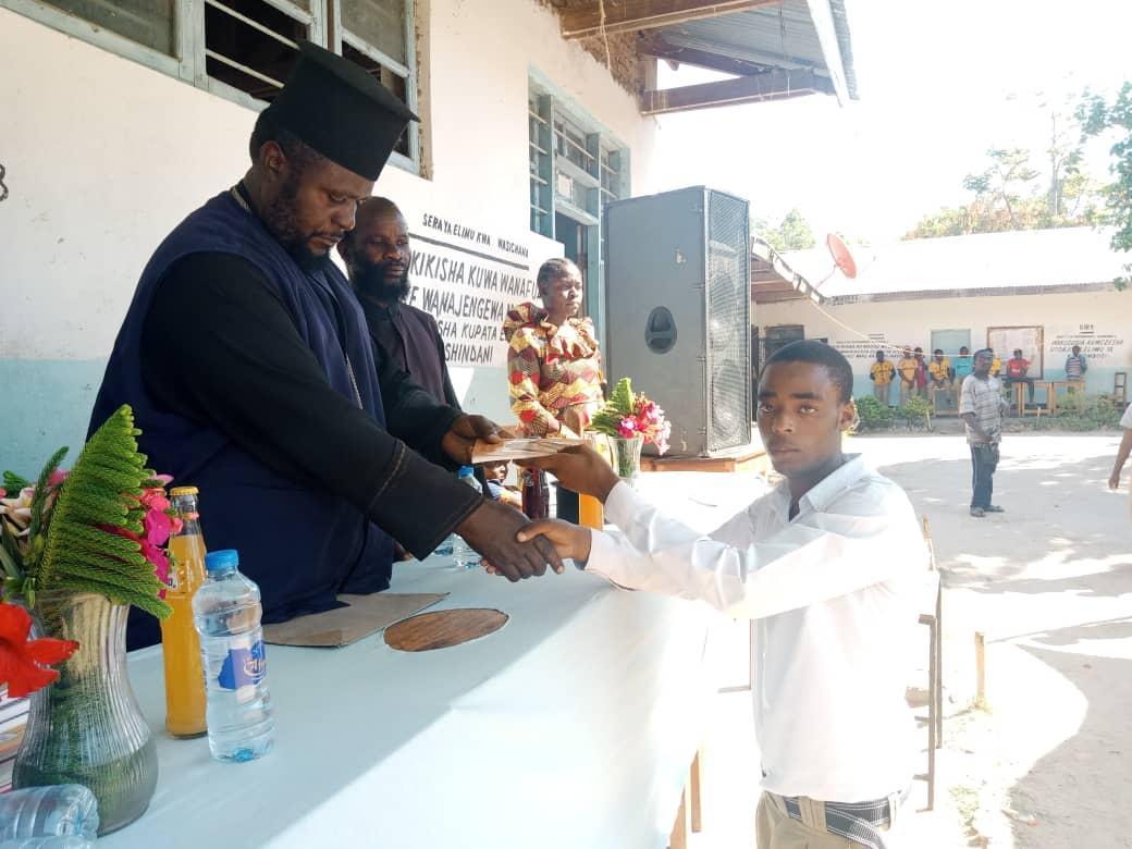 O nouă generație de tineri ortodocși a absolvit liceul, 2024