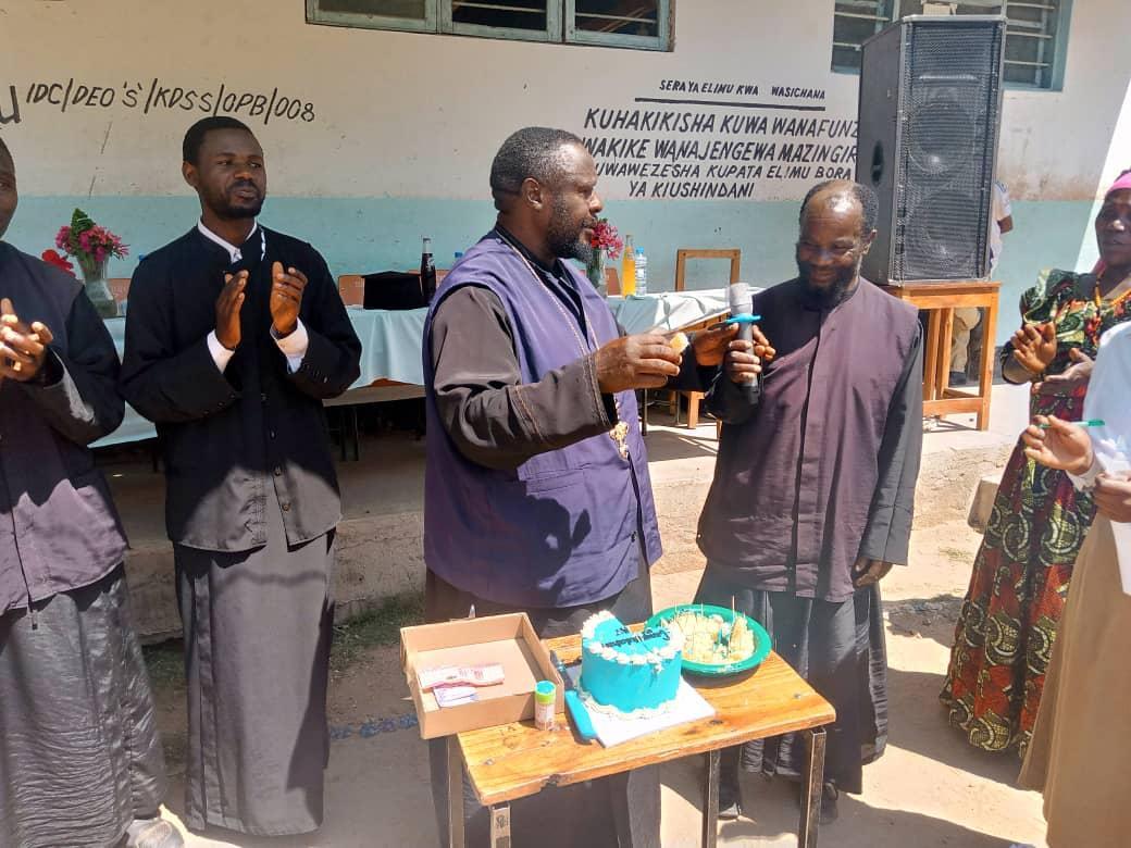 O nouă generație de tineri ortodocși a absolvit liceul, 2024