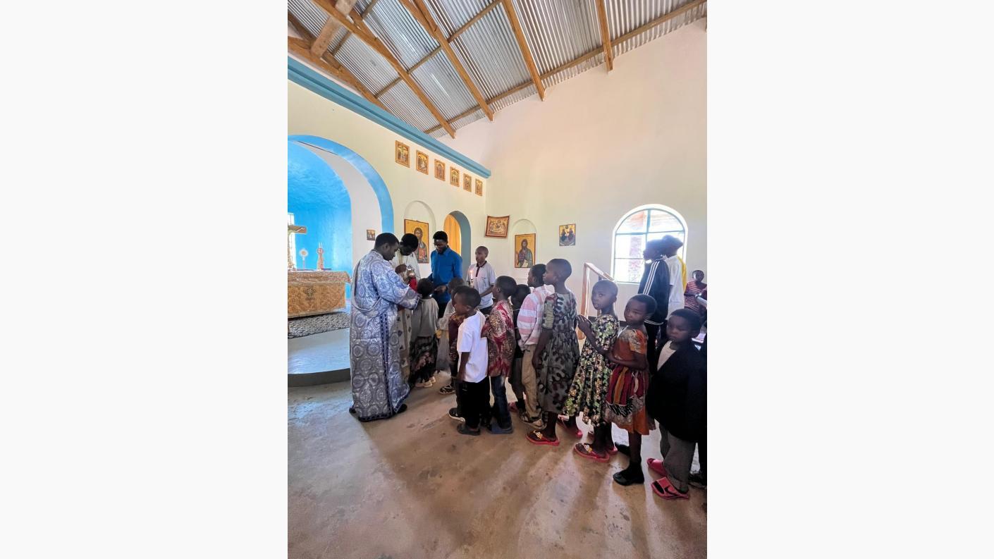 Slujbă arhierească în parohia din satul Ibogo