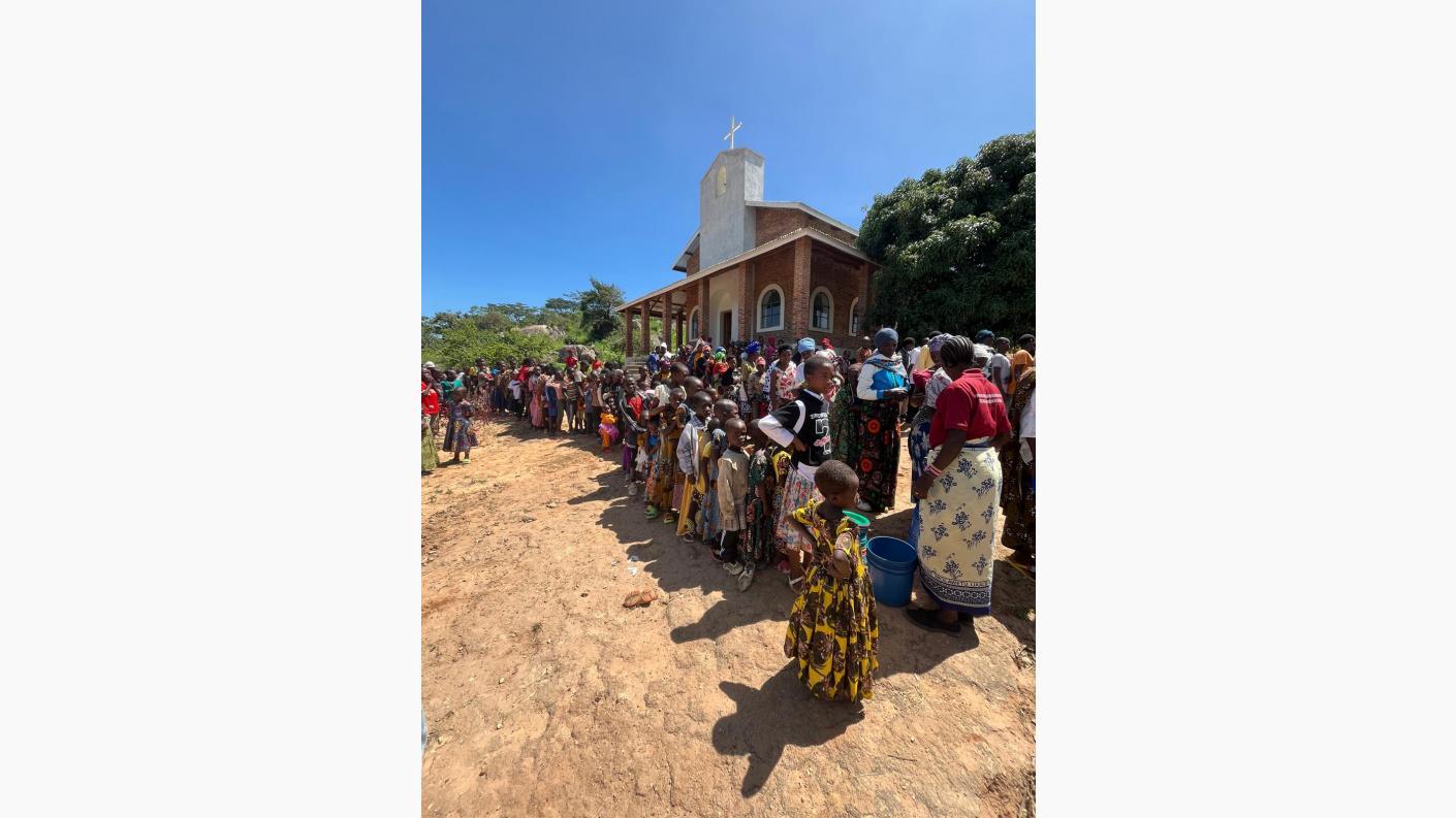 Slujbă arhierească în parohia din satul Ibogo