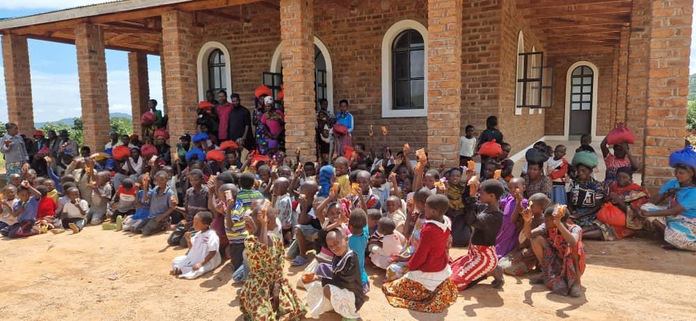 Sfânta Liturghie și pomenire la Parohia Sfântul Partenie din Mkombe