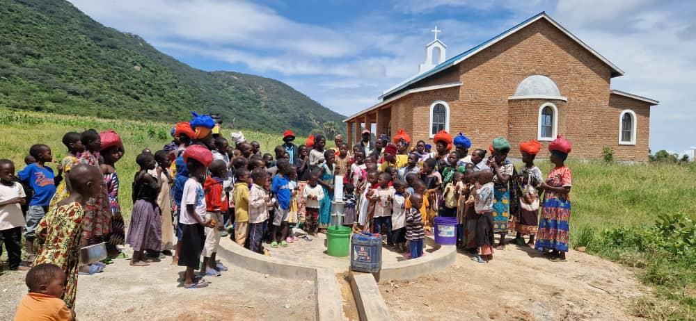 Sfânta Liturghie și pomenire la Parohia Sfântul Partenie din Mkombe