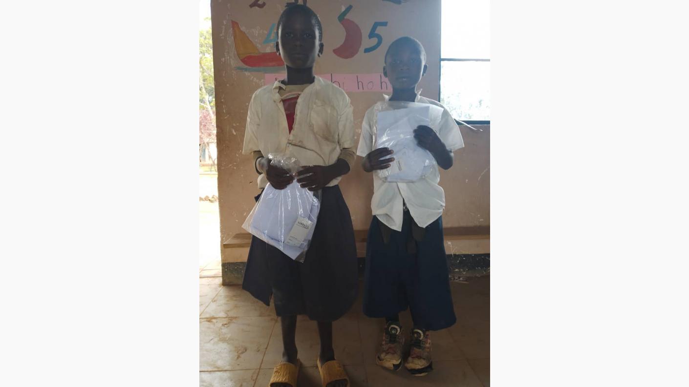 Uniforme pentru copiii din Ibogo
