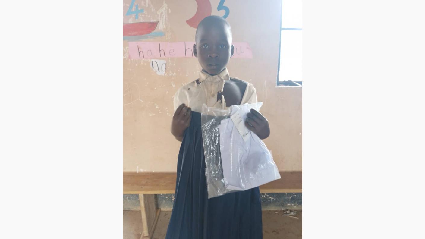 Uniforme pentru copiii din Ibogo