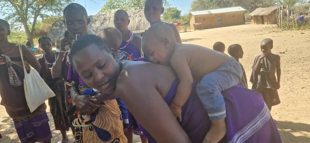 53 de femei și copii s-au botezat la Mapogoro