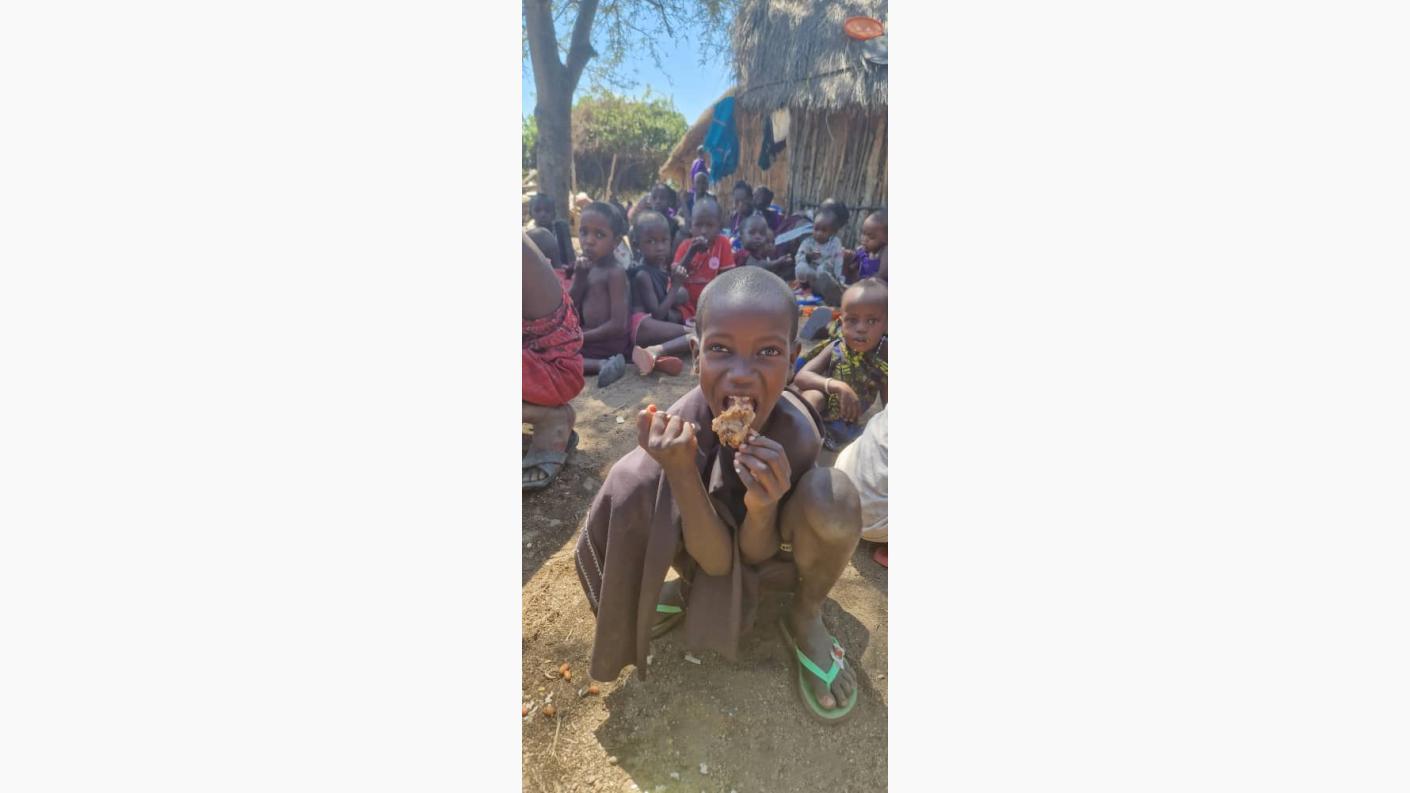 53 de femei și copii s-au botezat la Mapogoro