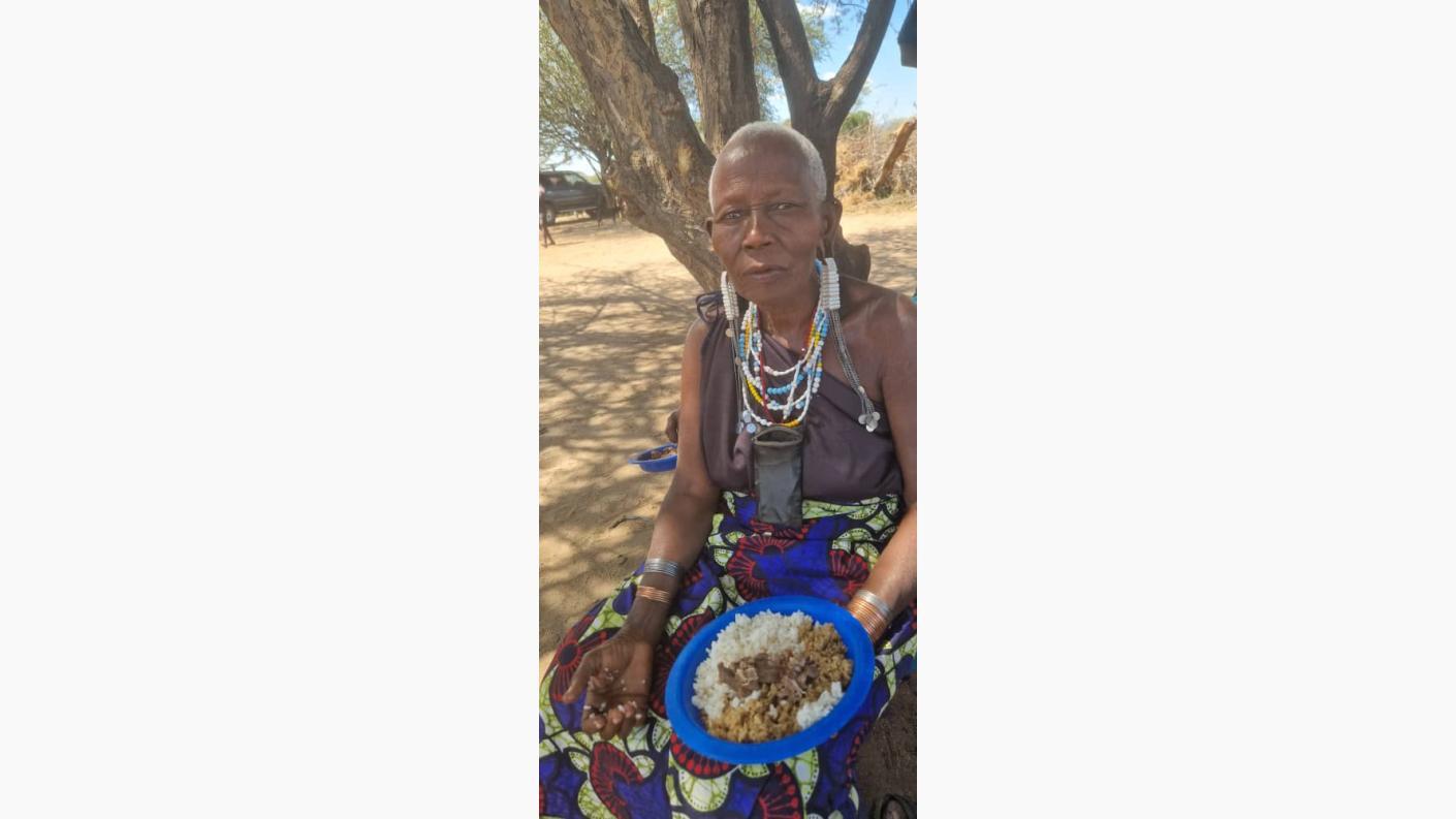 53 de femei și copii s-au botezat la Mapogoro