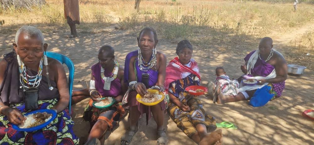 53 de femei și copii s-au botezat la Mapogoro