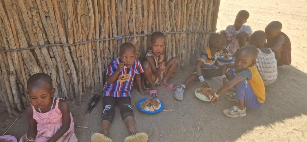 53 de femei și copii s-au botezat la Mapogoro