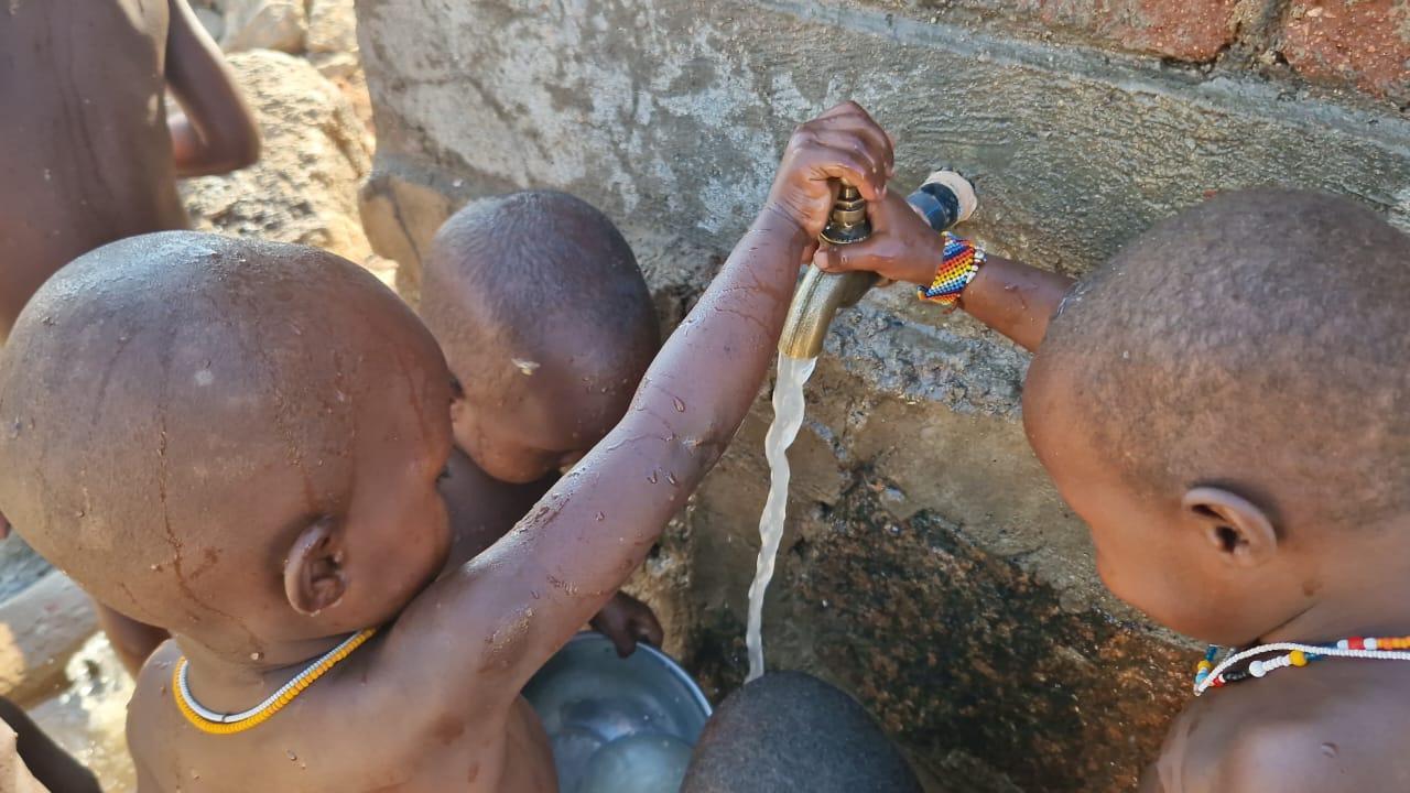 Aducțiuni de apă în satele Ipwasi și Mbumi