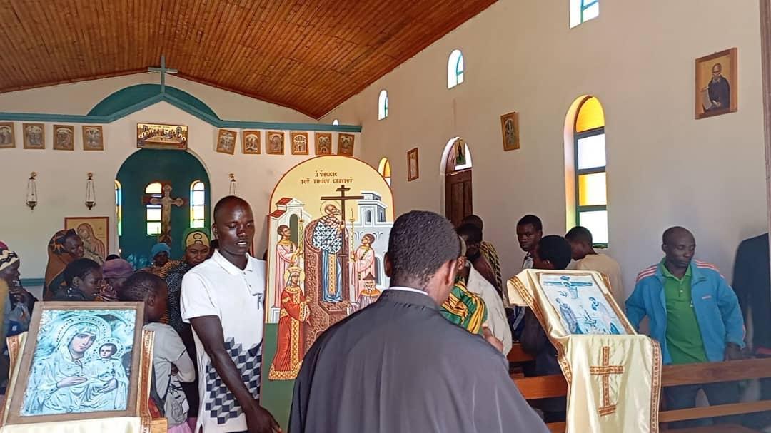 Înălțarea Sfintei Cruci – hramul parohiei din Makongati