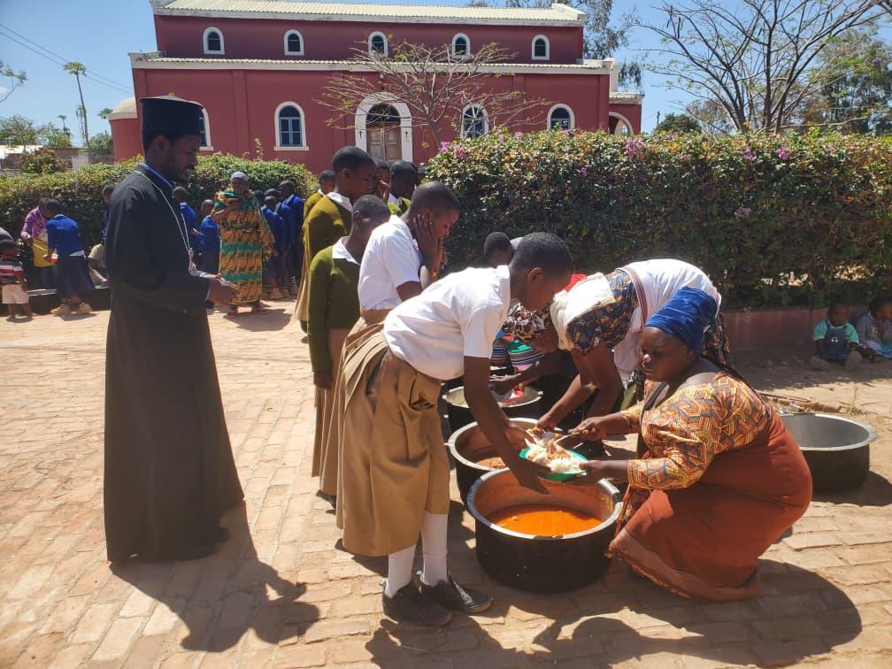 Hram la biserica mică a Centrului Misionar din Kidamali