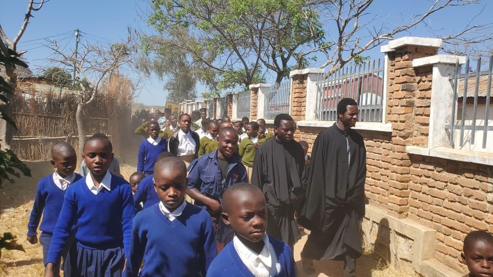 Hram la biserica mică a Centrului Misionar din Kidamali