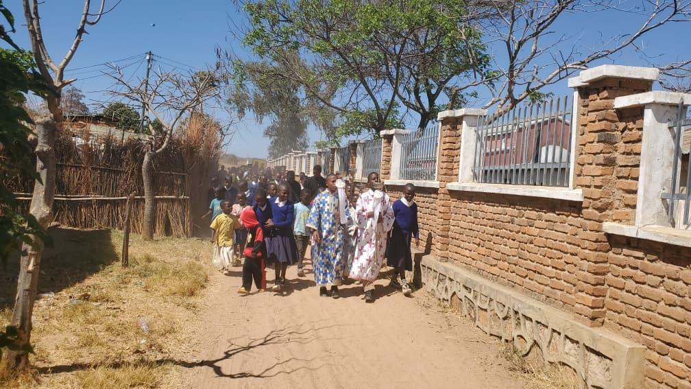 Hram la biserica mică a Centrului Misionar din Kidamali