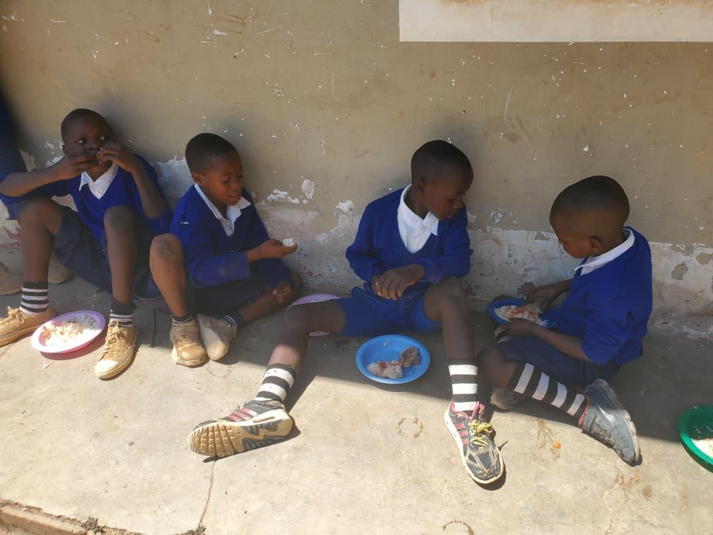 Hram la biserica mică a Centrului Misionar din Kidamali