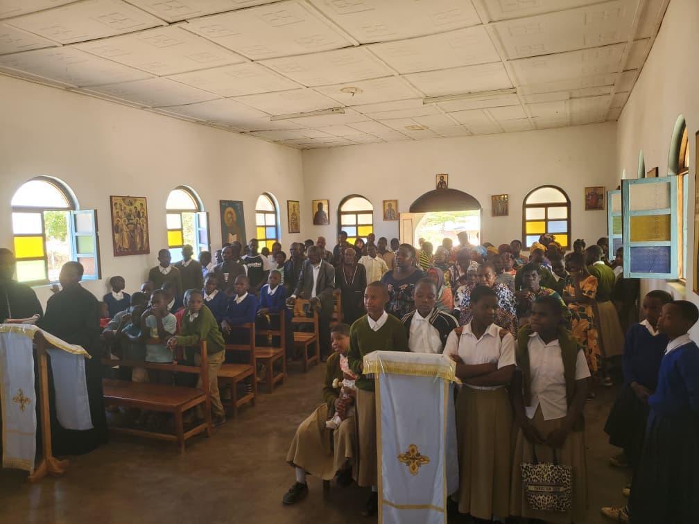 Hram la biserica mică a Centrului Misionar din Kidamali